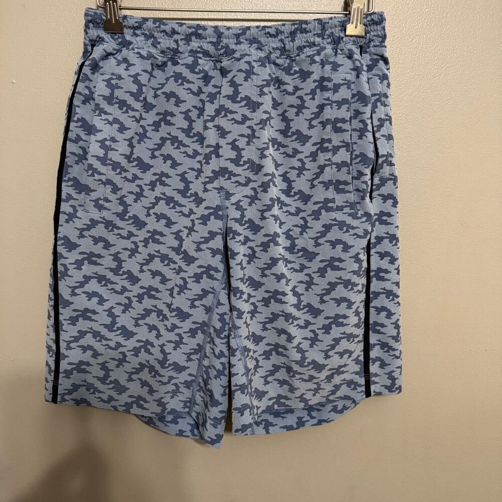 Lululemon Pace Breaker blue camo lined shorts men’s small